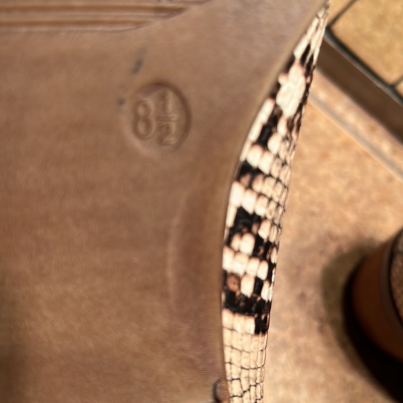 NWOT Faux Snake Skin Booties - Picture 11 of 11